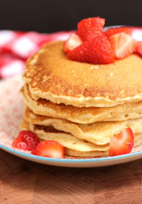 Fluffy Strawberry Pancakes I Dig Pinterest