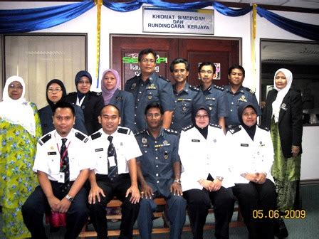 Tak tahu nak prepare apa untuk exam online pegawai imigresen kp41 & penolong pegawai imigresen kp29 ? Double - Y: Kakitangan Imigresen Merungut Kebajikan Mereka ...