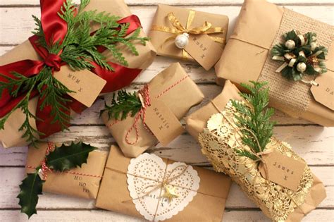 {get custom photo wrapping here!} Beautiful Christmas Gift Wrapping Ideas With Brown Paper
