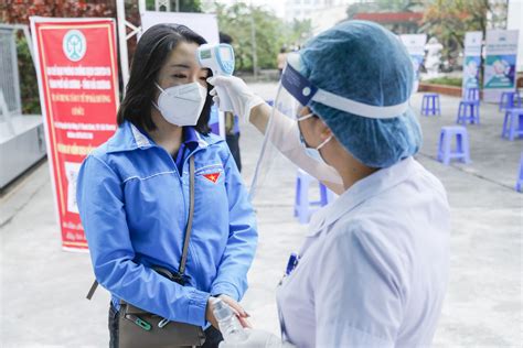 Huy động cộng đồng phát giác. Những hình ảnh về đợt tiêm chủng vaccine ngừa Covid-19 tại ...