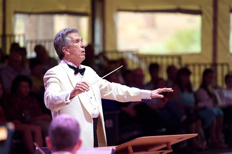 Obituary Metropolitan Opera Staff Conductor Joel Revzen Dies Of Covid