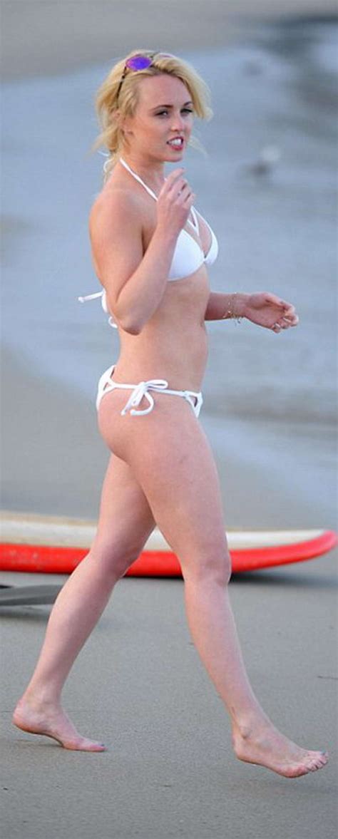 Jorgie Porter Bikini Photoshoot Im A Celebrity Get Me Out Of Here In Dubai 01 Gotceleb