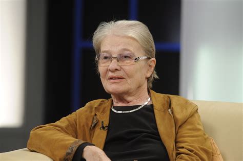 Got anymore mari töröcsik feet pictures? Törőcsik Mari rosszul lett a neki rendezett ünnepség előtt