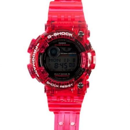 The cool collaboration features his trademark flower emblem etched on the black metal casing and the. Takashi Murakami réalise le design d'une Casio G Shock GWF ...