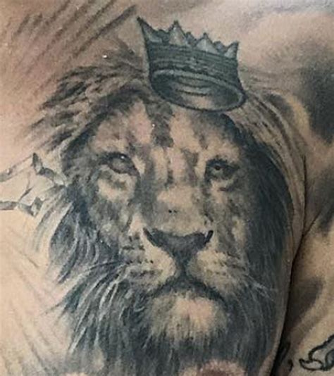 Justin bieber has got a tattoo of a small bird, also known as a seagull in flight position on his left hip as his first tattoo. Justin Bieber's Chest Tattoos, Ranked - The Ringer