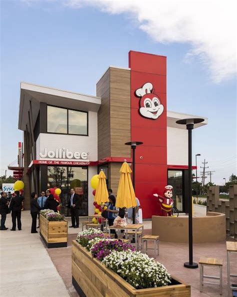 Jollibee Opens Its First Store In Chicago Illinois Ambos Mundos