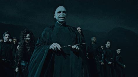 To deal the most damage possible, players should use the. Harry Potter: Das macht Ralph Fiennes alias Voldemort ...