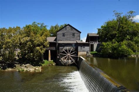 Below you will find some discounted cabins to help you save money on your next visit to the smoky mountains. How to Choose the Best Cabin Rentals in Pigeon Forge TN ...