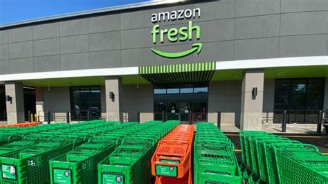 A Peek Inside An Amazon Fresh Store Is The New Supermarket Concept