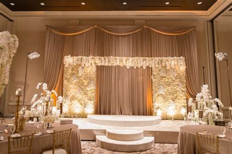 White And Gold Opulent Wedding With Syrian Traditions White And Gold Decor Opulent Wedding
