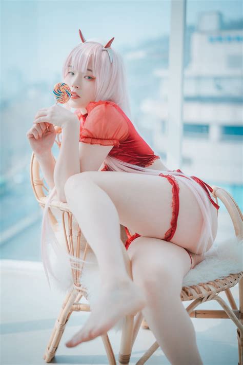 Ng Tim V I M N Cosplay Zero Two Trong Darling In The Franxx Cosplay
