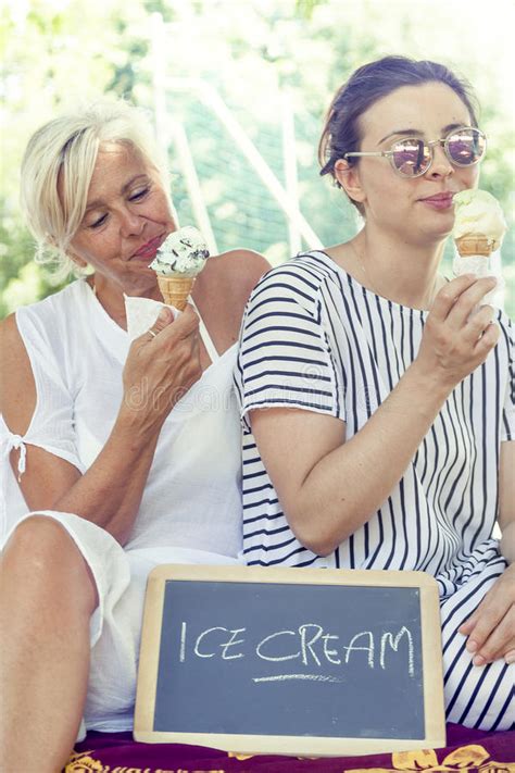 Modern Mom And Young Daughter Eating Ice Cream Stock Image Image Of Outdoors Food 97844821