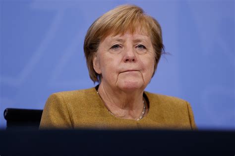 Merkel Laukia Dar 34 Sunkūs Mėnesiai Delfi
