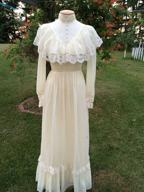 Montgomery Ward 1970s Wedding Gown Antique Wedding Dresses Dresses