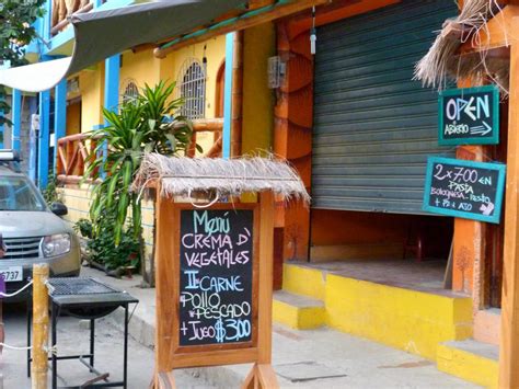 The climate is hot for the first semester of the year and breeze cool for the rest of it. Montañita: party paradise aan de Ecuadoraanse kust ...