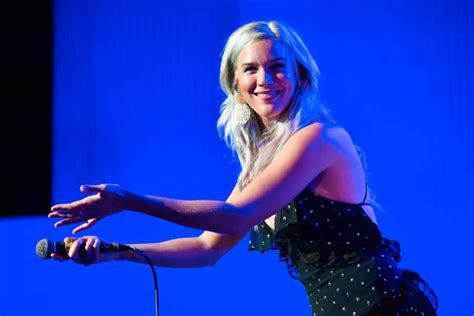 HBD Joss Stone April 11th 1987: age 32 | Joss stone, Stone, Concert