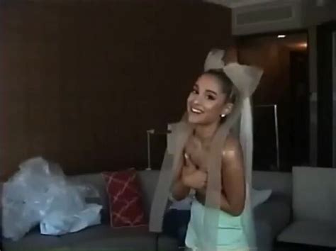 Ариана Гранде голая Ariana Grande показала грудь сиськи попа