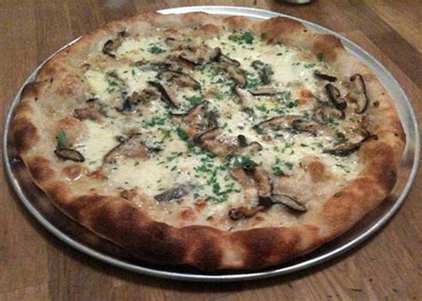 My Pie Monday: Fabulous Funghi Pizza from Casey | Serious Eats