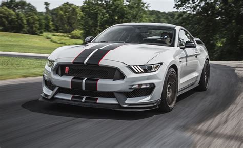 2016 Ford Mustang Shelby Gt350r First Ride Review Car And Driver