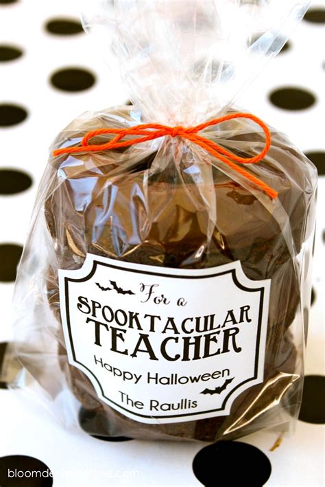 Halloween Teacher Gift | Teacher Gifts | Pinterest | Halloween teacher gifts, Teacher and Gift