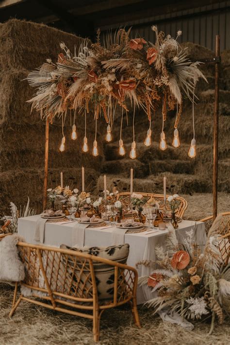 Heres The New Boho Twist On The Old Fashioned Rustic Barn Wedding