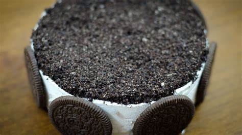 3 ingredients is all you need for this quick and easy cookies and cream ice cream cake recipe. HOW TO MAKE OREO ICECREAM CAKE I OREO ICE CREAM CAKE ...