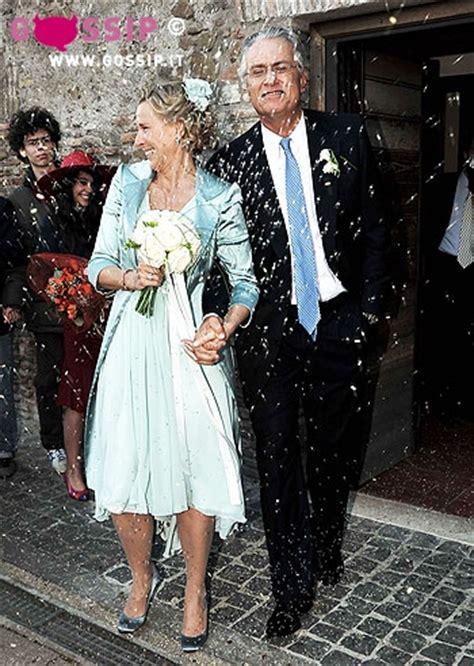 L'ex calciatore e la giornalista di la7 amoreggiano come due ragazzini. La sposa Giovanna Melandri e lo sposo Marco Morielli ...