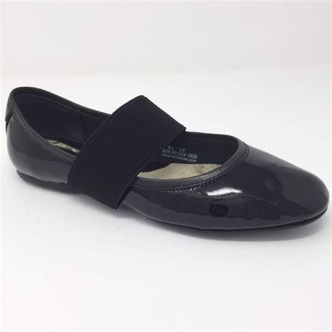 Born 65 Black Patent Leather Round Toe Ballet Flats Ekastic Strap