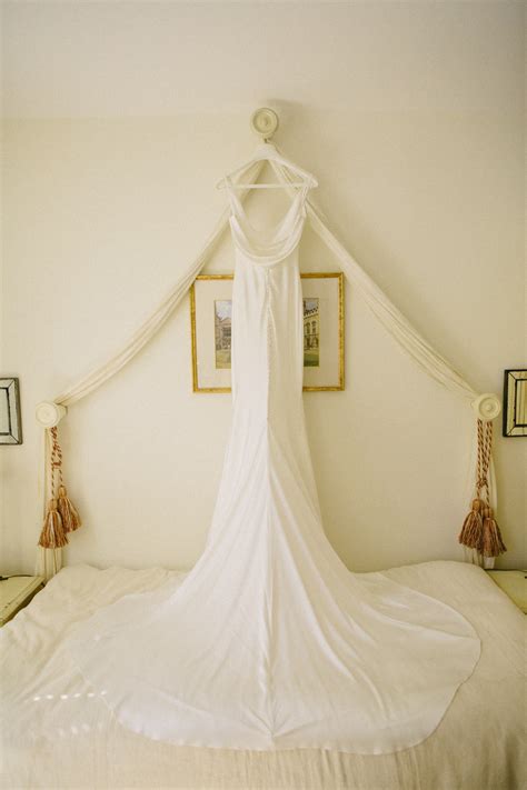 Major wedding dresses trends of 2019. Pronovias Ribelia Second Hand Wedding Dress on Sale 41% ...