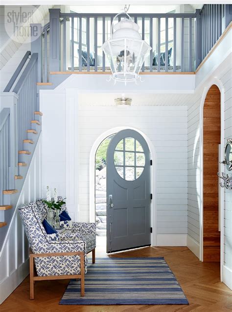 For cottage owner jane, the charm of this rustic cottage in the laurentians was its small size and simplicity. House tour: Neutral nautical lake house | Cottage ...