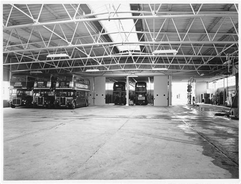 Harlow Garage Harlow London Transport Bus Garage Interior Flickr