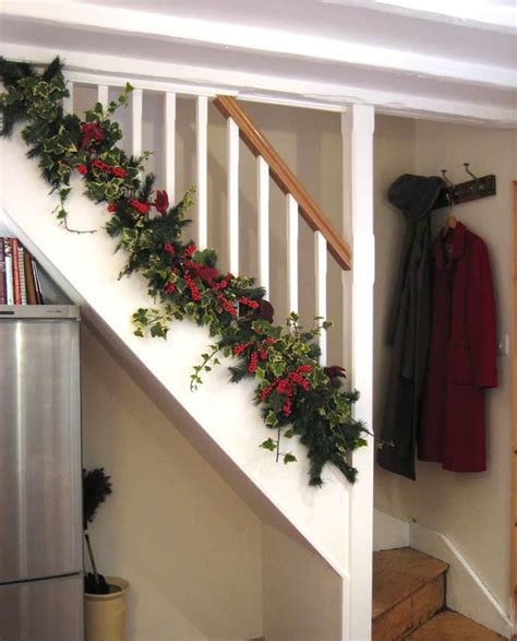 30 Beautiful Christmas Decorations That Turn Your Staircase Into A