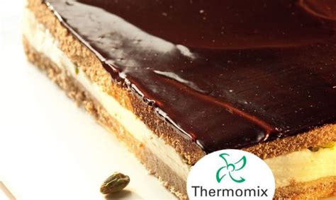 También se realizarán clases de cocina gratuitas de recetas sin gluten durante los meses de mayo y junio, así que ya lo sabes, consulta en la delegación más próxima a tu domicilio. Receta de Tarta de chocolate y queso con pistachos para ...