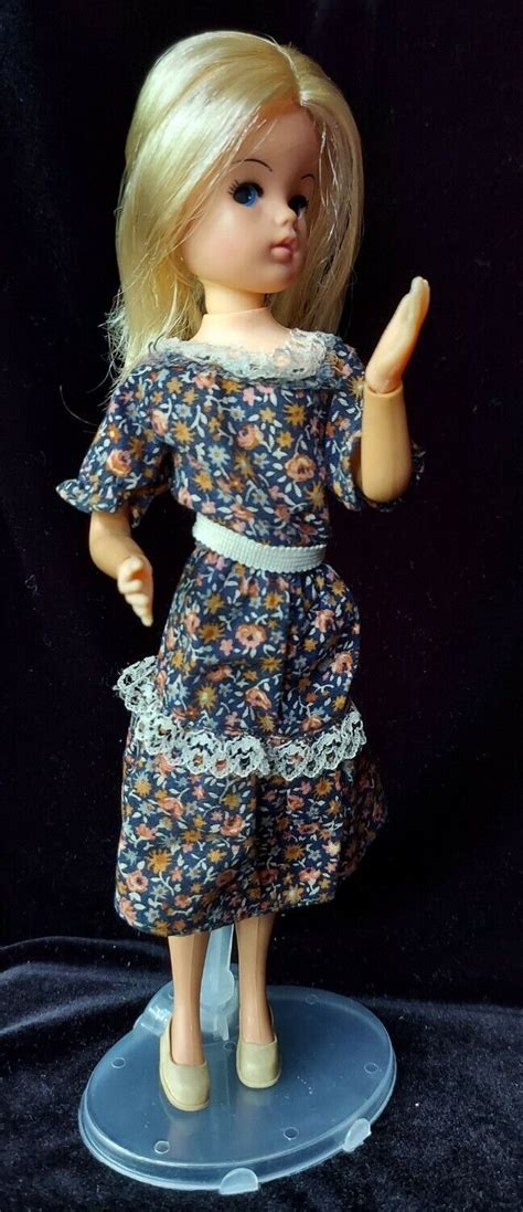Vintage Sindy Doll 2 Gen 033055x 1077~original Dress And Shoes Ebay