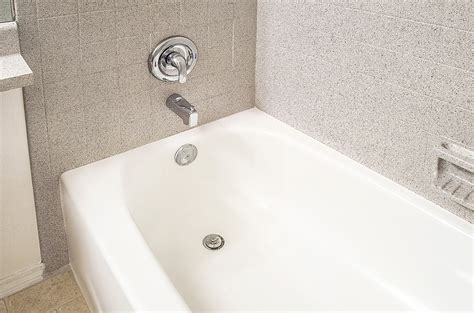 Fiberglass bathtubs have a surface that is coated in a protective gel that also acts as the surface paint. Get professional and experienced fiberglass tub ...