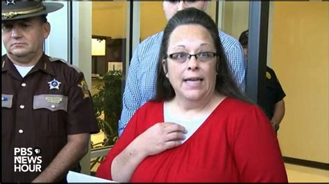 kentucky clerk kim davis promises not to interfere with gay marriage licenses pbs newshour