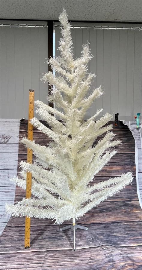 Vintage Metallic White Christmas Holiday Tree