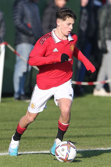 utdplug on twitter 🚨 mufc u18s winger shea lacey has signed up to triple s agency who