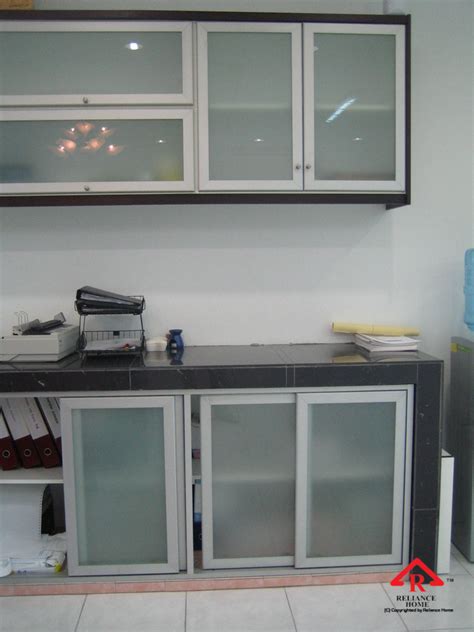 Aluminium kitchen cabinet is now common in hdb households in singapore. Aluminium Cabinet Door -Reliance Home