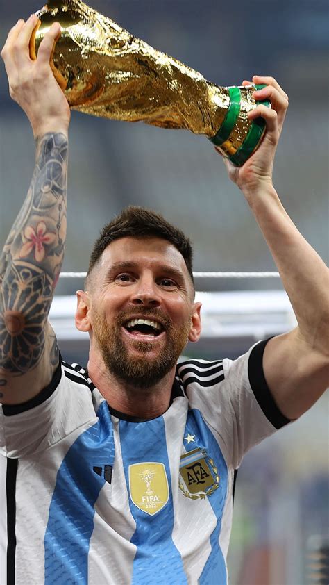 Messi World Cup Trophy Wallpapers Wallpaper Cave