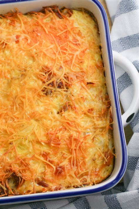 This Make Ahead Bacon And Egg Hashbrown Casserole Is Great For Feeding