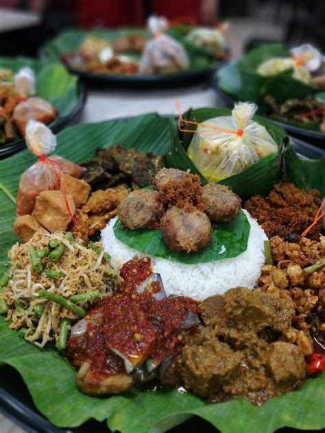 Trying nasi ambeng, email protected. 7 Best Nasi Ambeng in Singapore