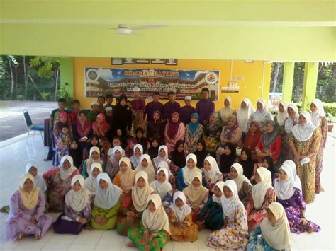 Hadits tentang anak yatim lengkap arab dan artinya juga apa saja keutamaan dalam memelihara anak yatim dan cara agar kita bisa mendapatkan keutamaannya. Rumah Anak-anak Yatim Al-Hijrah, Kemaman Terengganu ...