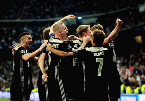 A window on the real madrid team bus was smashed ahead of the spanish giants' champions league clash with liverpool at anfield on wednesday. SPAIN-MADRID-SOCCER-UEFA-CHAMPIONS LEAGUE-REAL MADRID VS AJAX