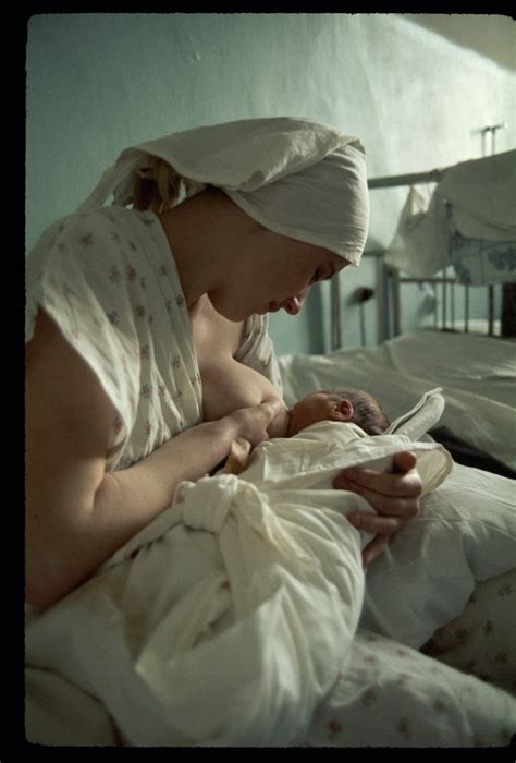 28 vintage breastfeeding photos full of love and strength