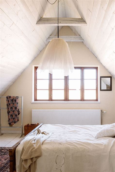 The wooden ceiling and floor make the room feel extra cozy. Cool 10 Slanted Ceiling Bedroom Makeover ideas for you ...