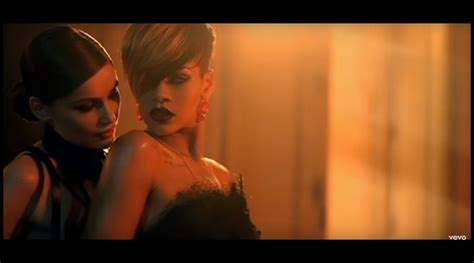 Rihanna And Laetitia Casta In Te Amo Music Video Laetitia Casta Laetitia Rihanna