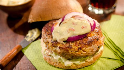 Turkey Burgers With Pesto And Roasted Red Pepper Sauce Operation In Touch