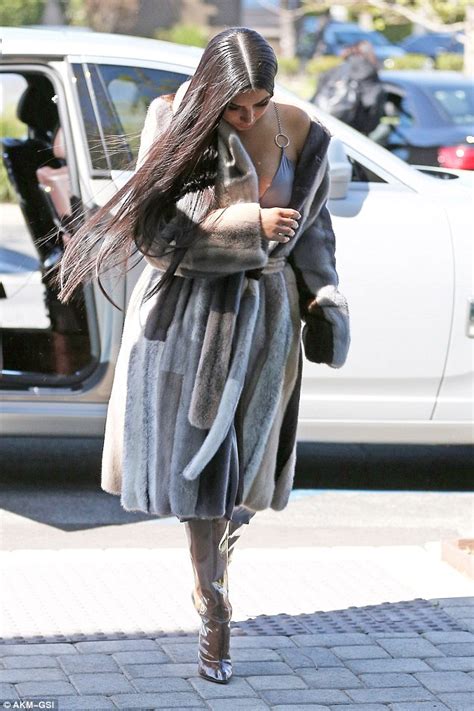 Kim Kardashian Bundles Up In Fur Coat In Los Angeles Daily Mail Online