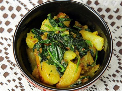 Spicy Kale And Potato Curry Recipe And Nutrition Eat This Much